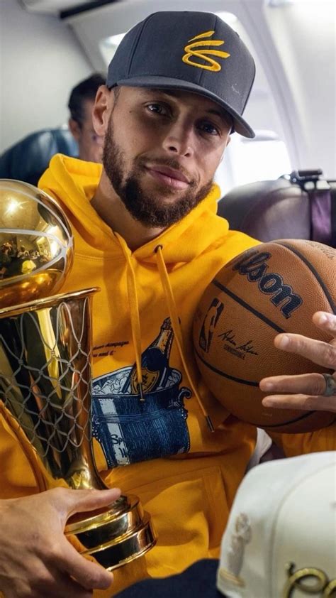 Stephen Curry Wears a Hero’s Watch 